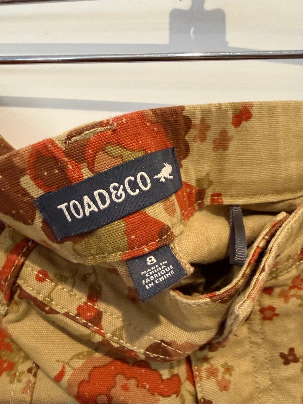 Toad&Co Tan Organic Cotton Shorts Earthworks Red Floral Women’s Size 8 - Picture 5 of 9